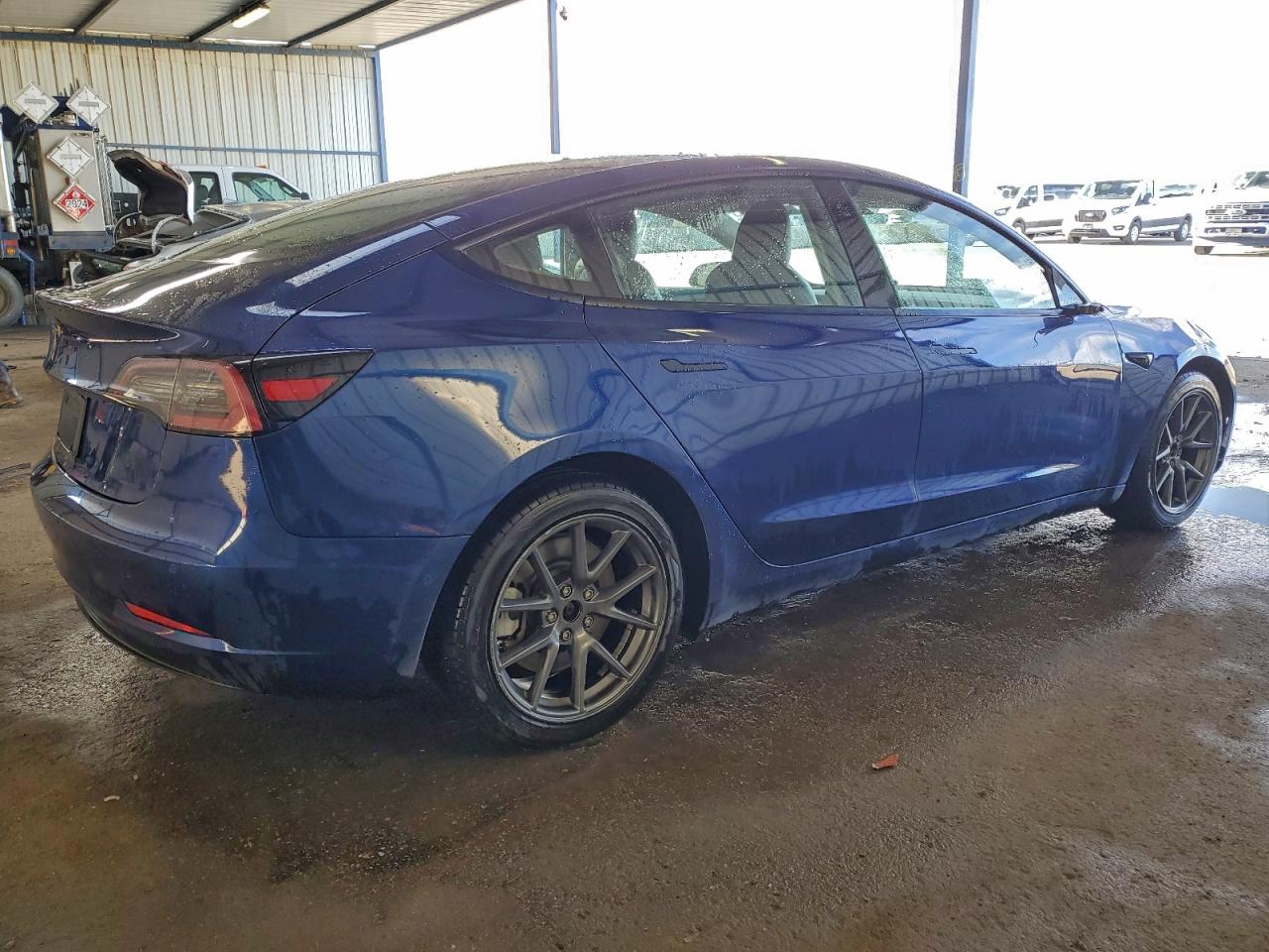 Lot #3304555438 2022 TESLA MODEL 3