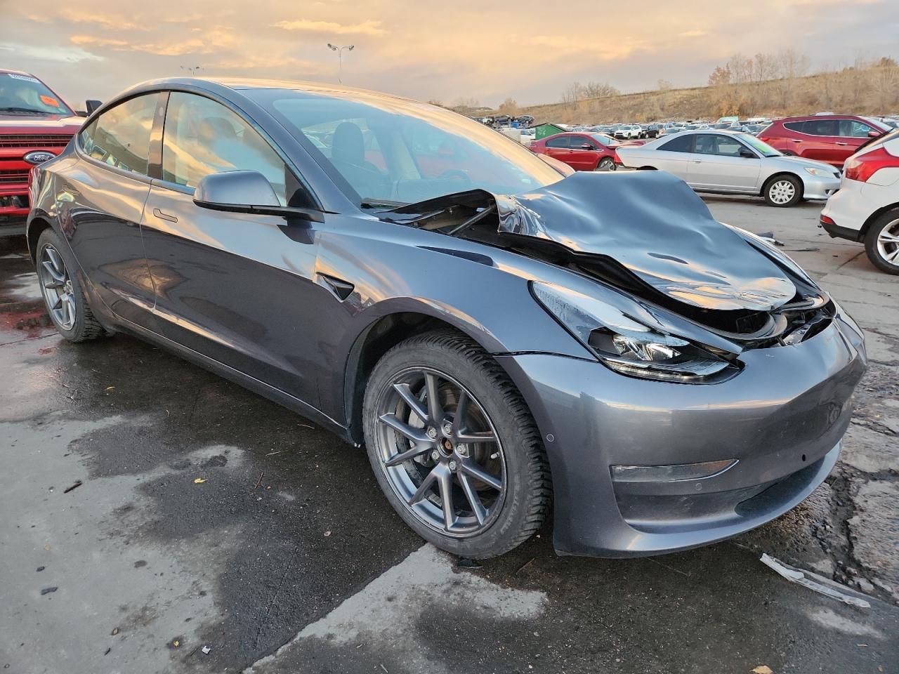 TESLA MODEL 3