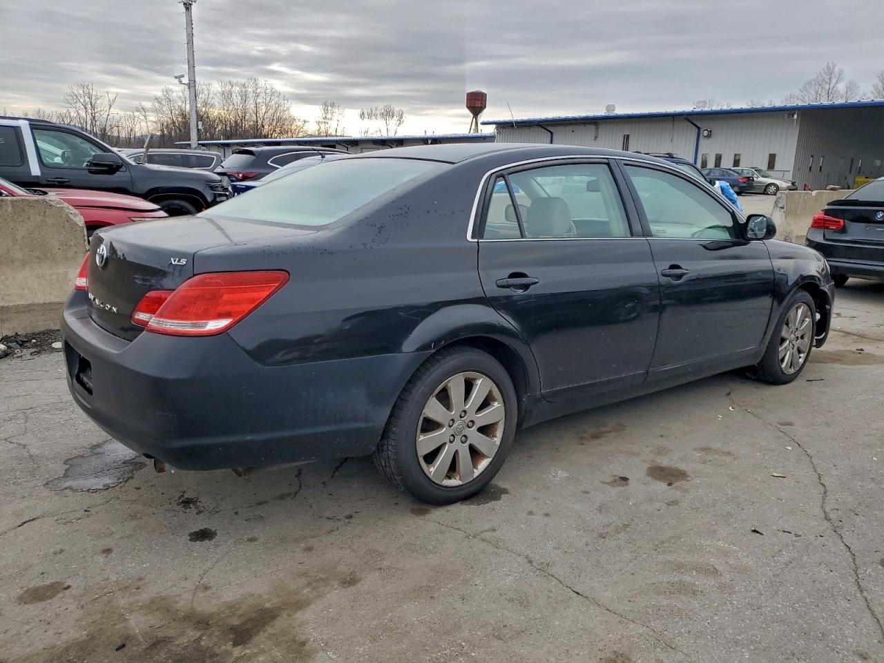 Lot #3297870816 2006 TOYOTA AVALON XL