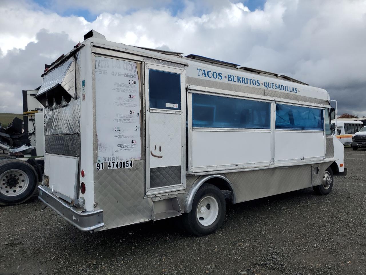 Lot #3293588433 1984 CHEVROLET P30