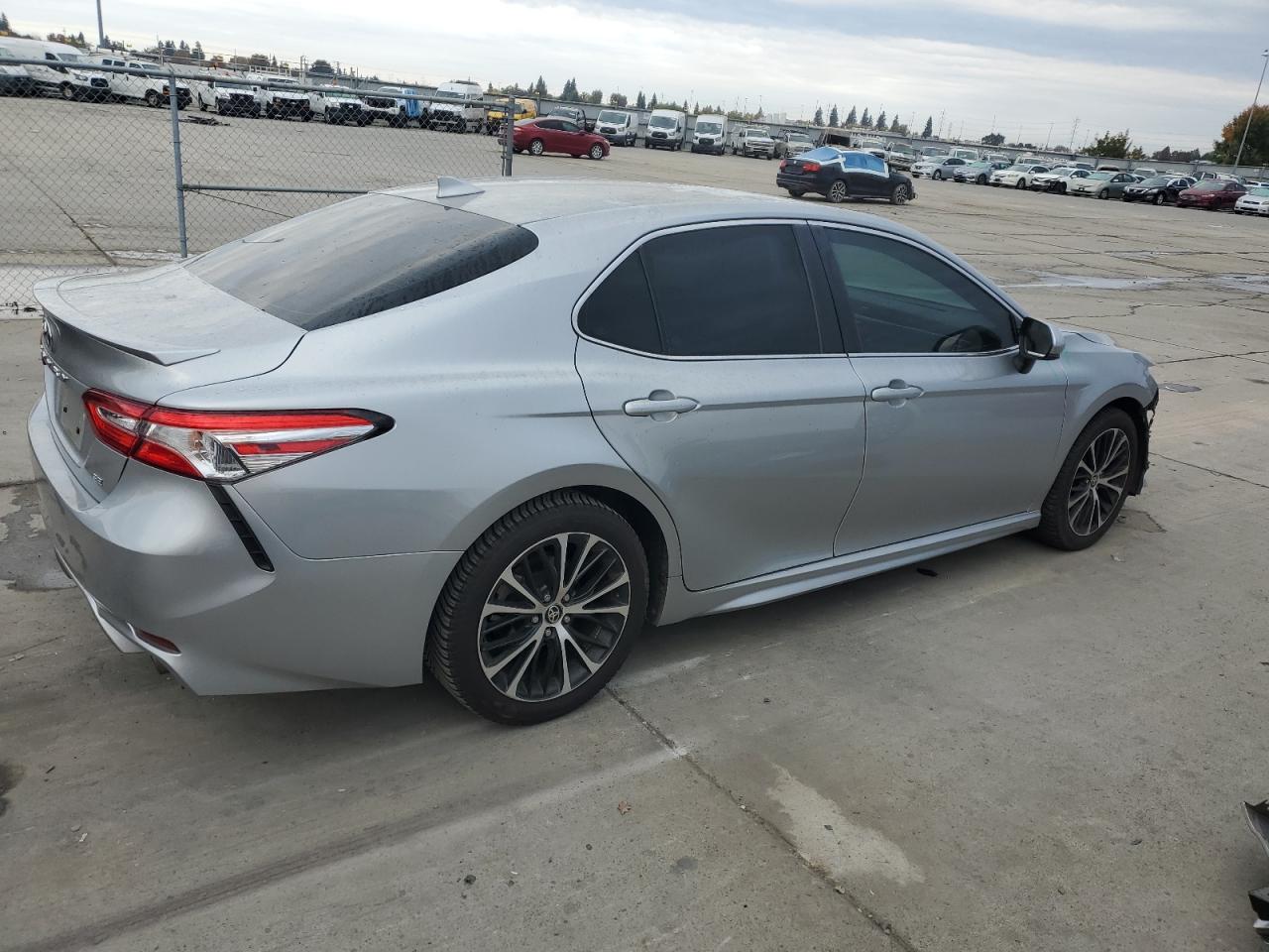 TOYOTA CAMRY SE