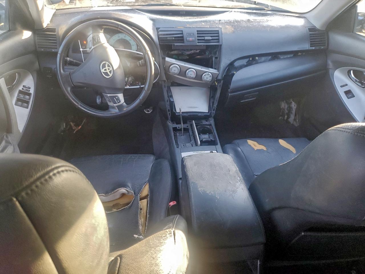 TOYOTA CAMRY BASE