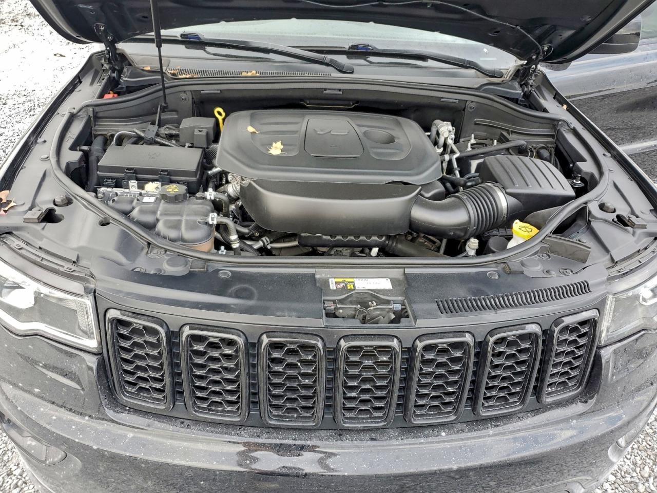 JEEP GRAND CHEROKEE LAREDO