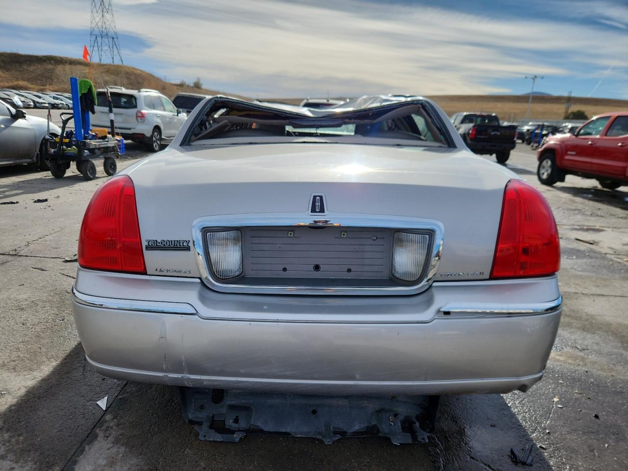 LINCOLN TOWN CAR SIGNATURE LIMITED