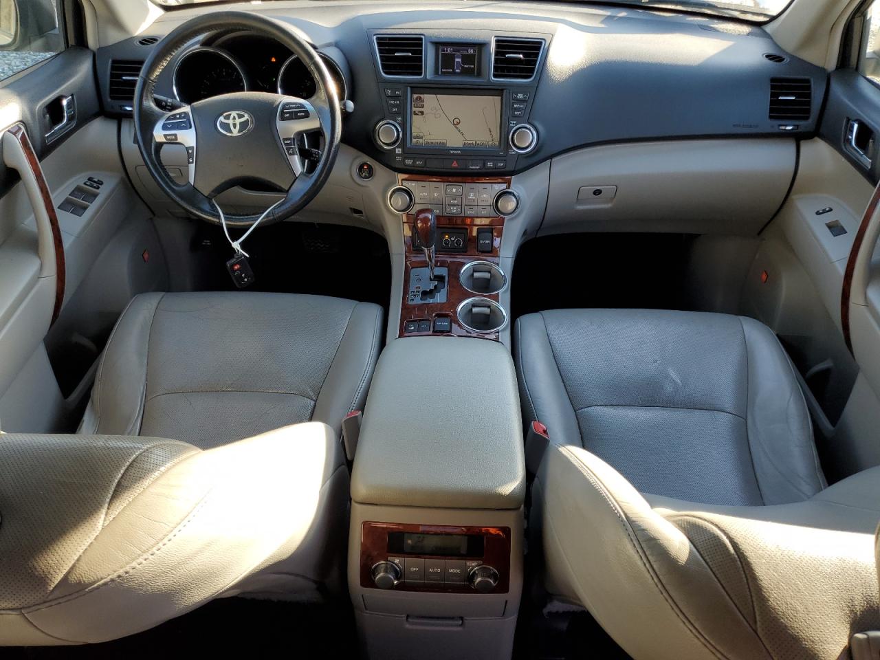 TOYOTA HIGHLANDER LIMITED