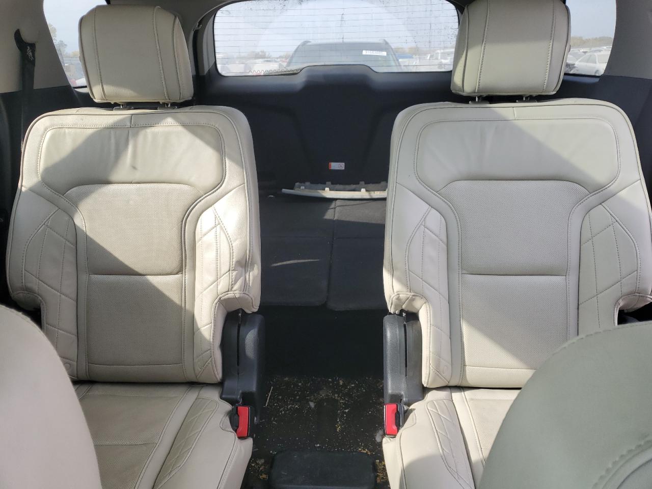 FORD EXPLORER PLATINUM