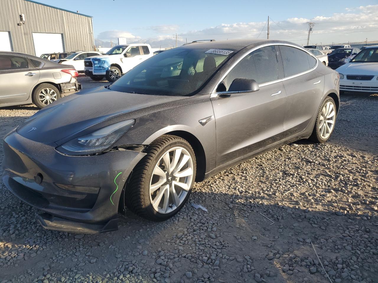 TESLA MODEL 3