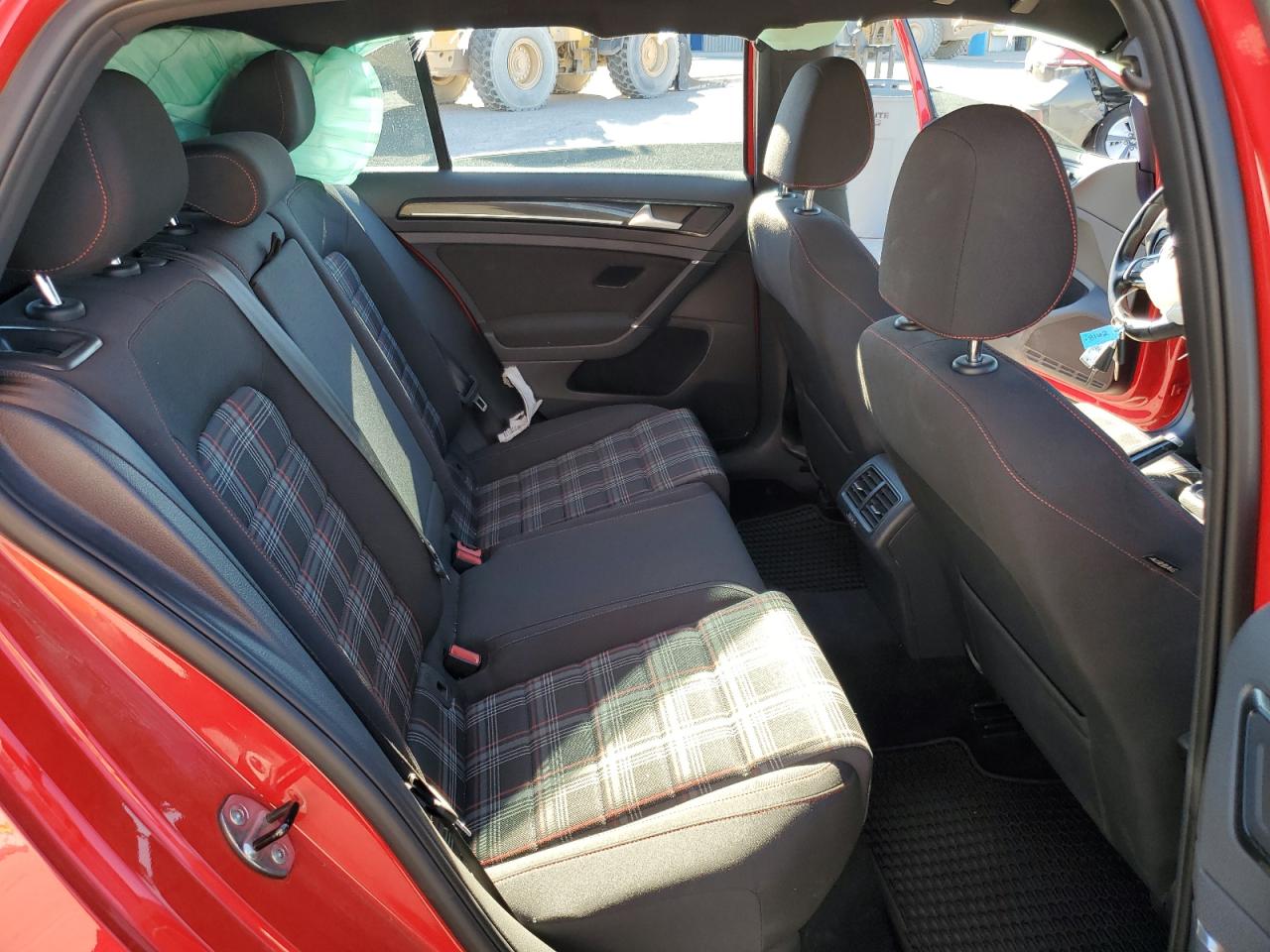 VOLKSWAGEN GOLF GTI S