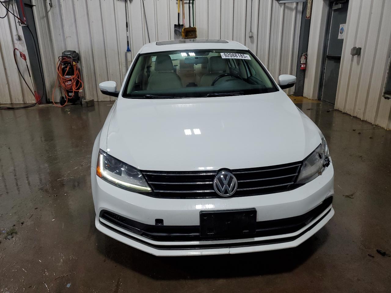 VOLKSWAGEN JETTA SE