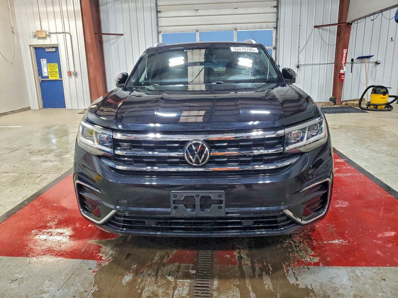 VOLKSWAGEN ATLAS CROSS SPORT SEL R-LINE