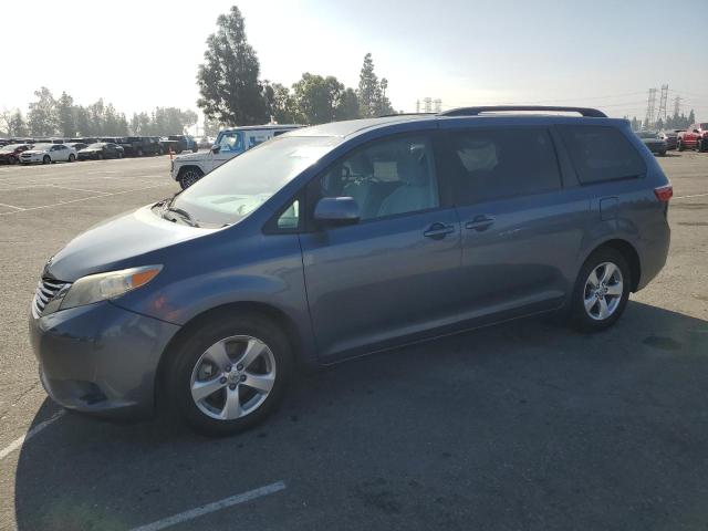 2017 TOYOTA SIENNA LE #3304889536