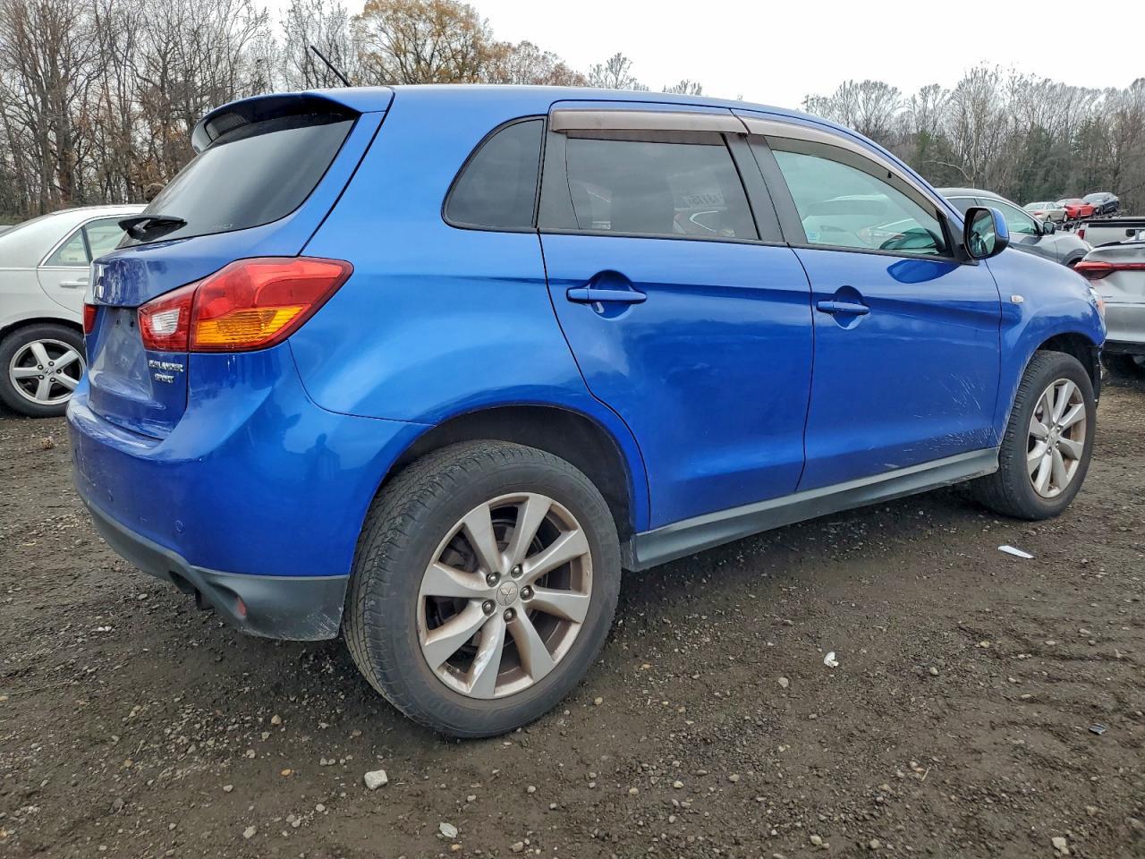 MITSUBISHI OUTLANDER ES