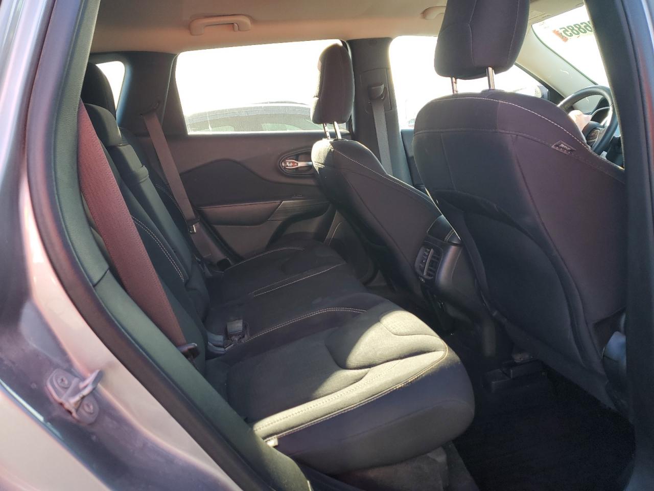 JEEP GRAND CHEROKEE LATITUDE