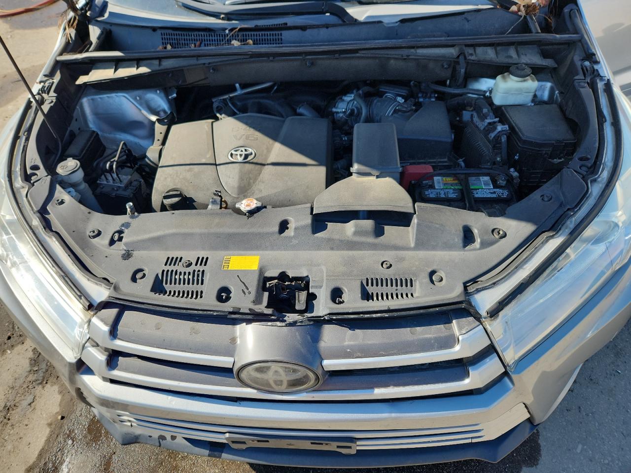 TOYOTA HIGHLANDER SE