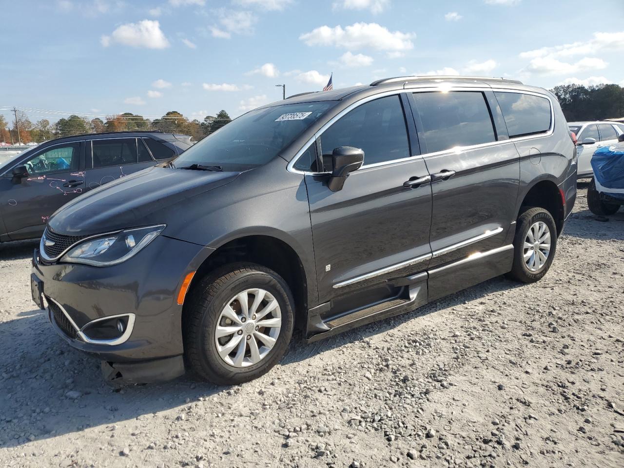 CHRYSLER PACIFICA TOURING L