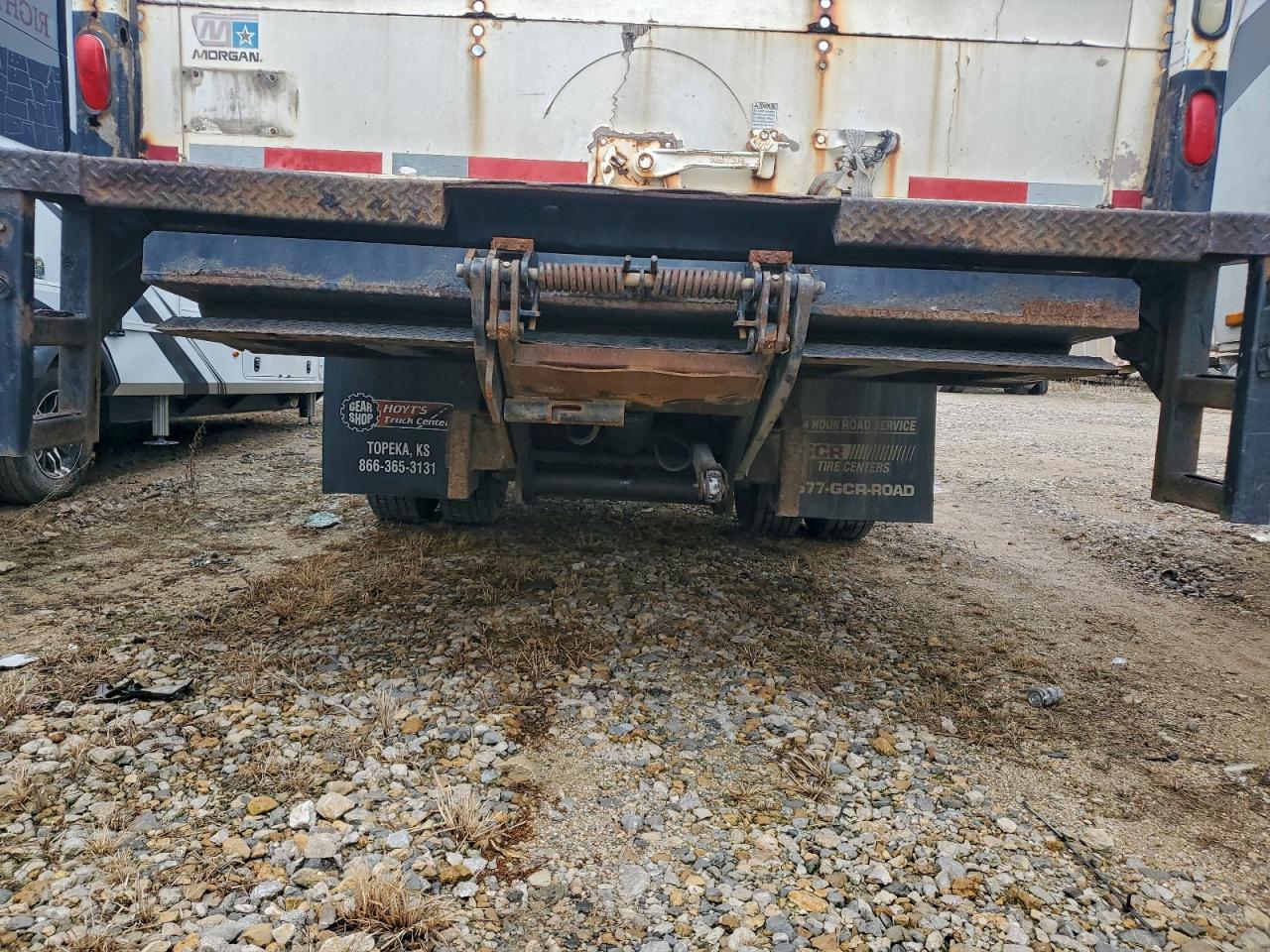 Lot #3302769339 2006 KENWORTH T300