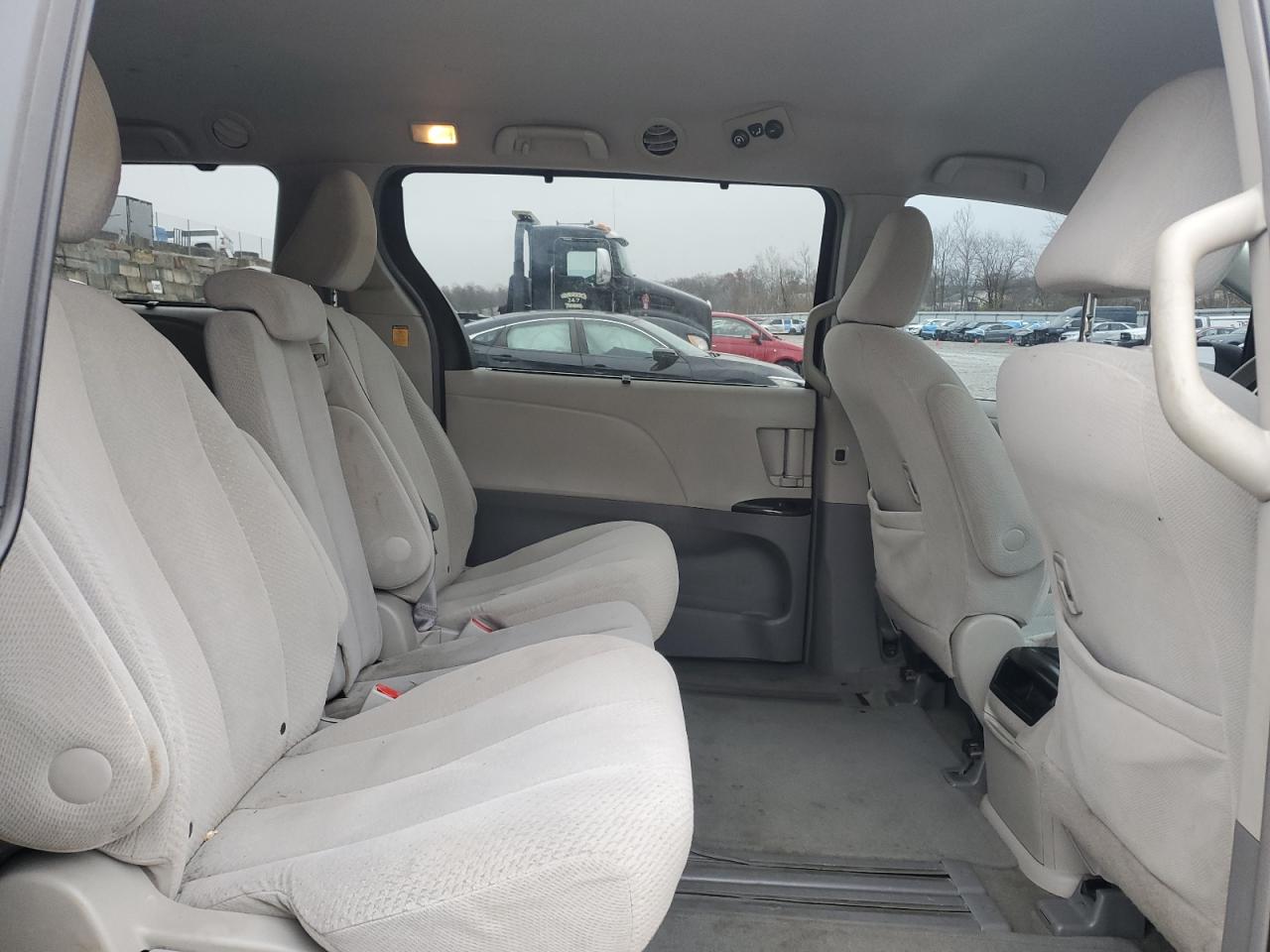 Lot #3298108128 2011 TOYOTA SIENNA LE