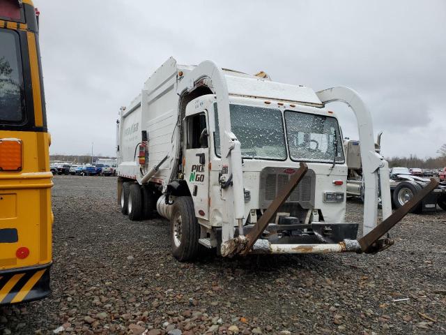 Global Auto Auctions: 2016 PETERBILT 320