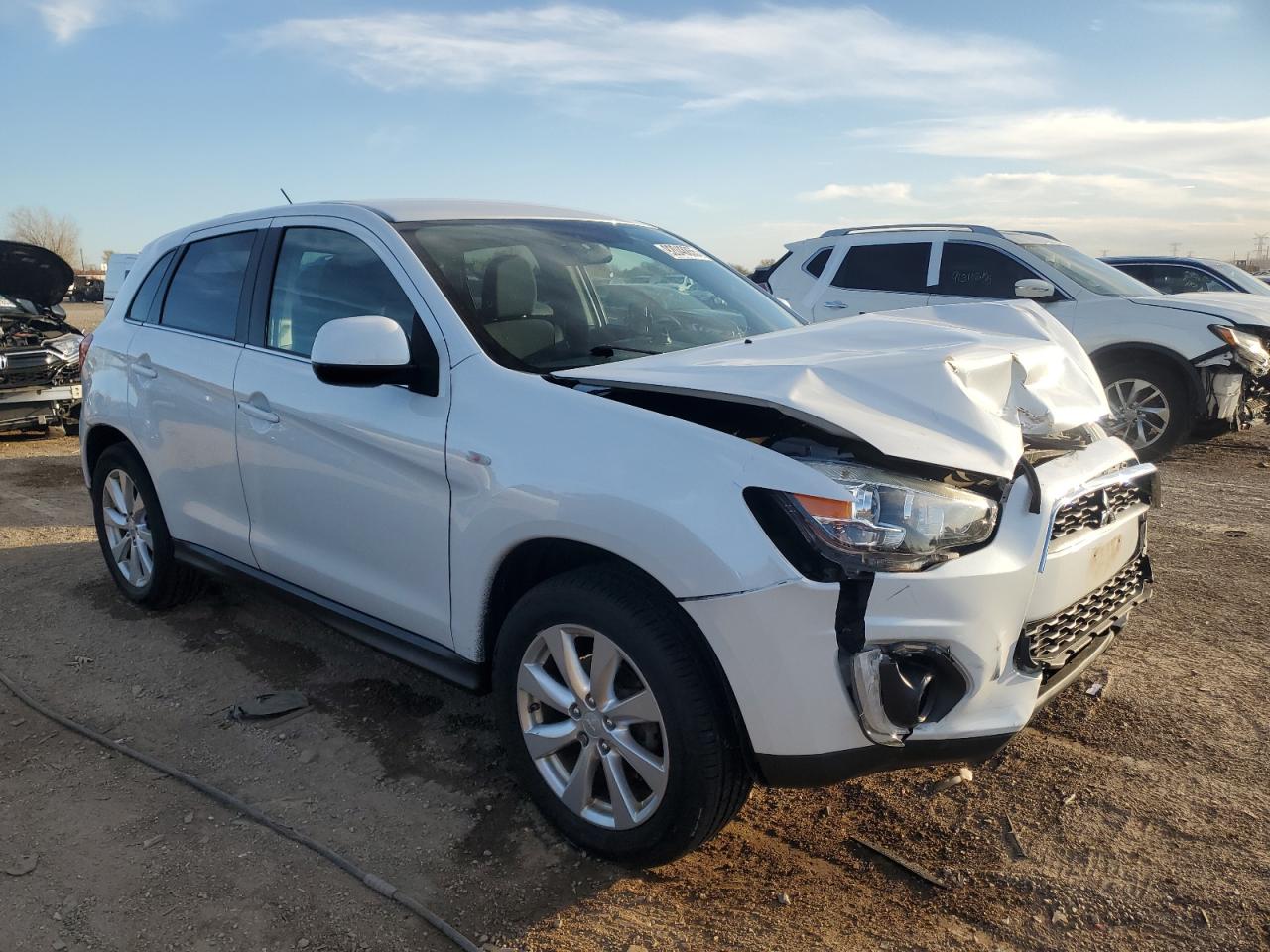 MITSUBISHI OUTLANDER SE