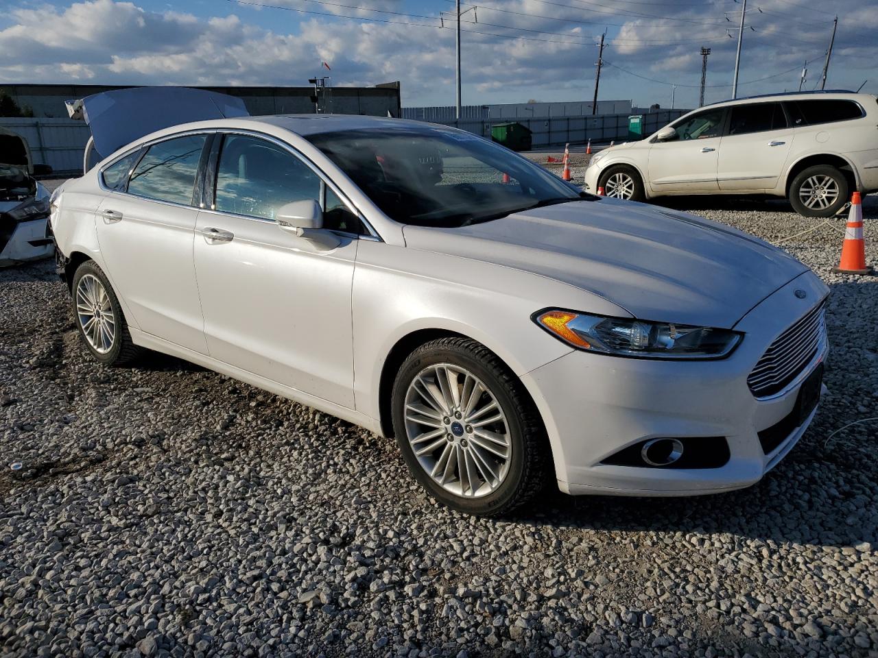 FORD FUSION SE