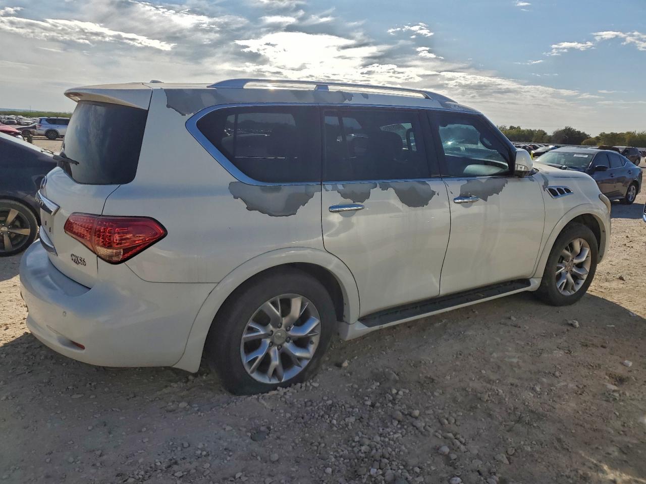 INFINITI QX56