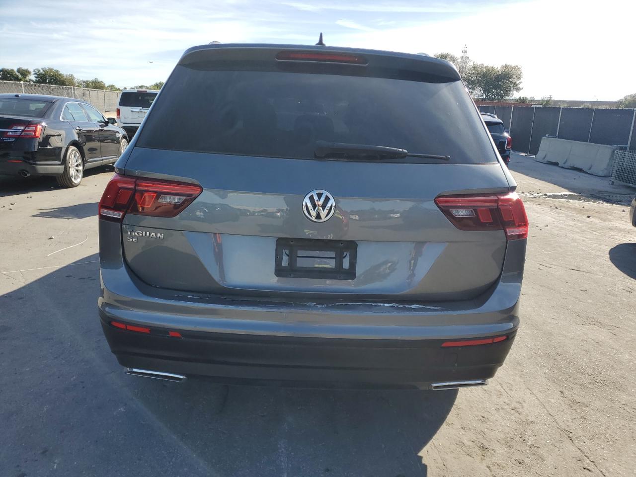 VOLKSWAGEN TIGUAN SE