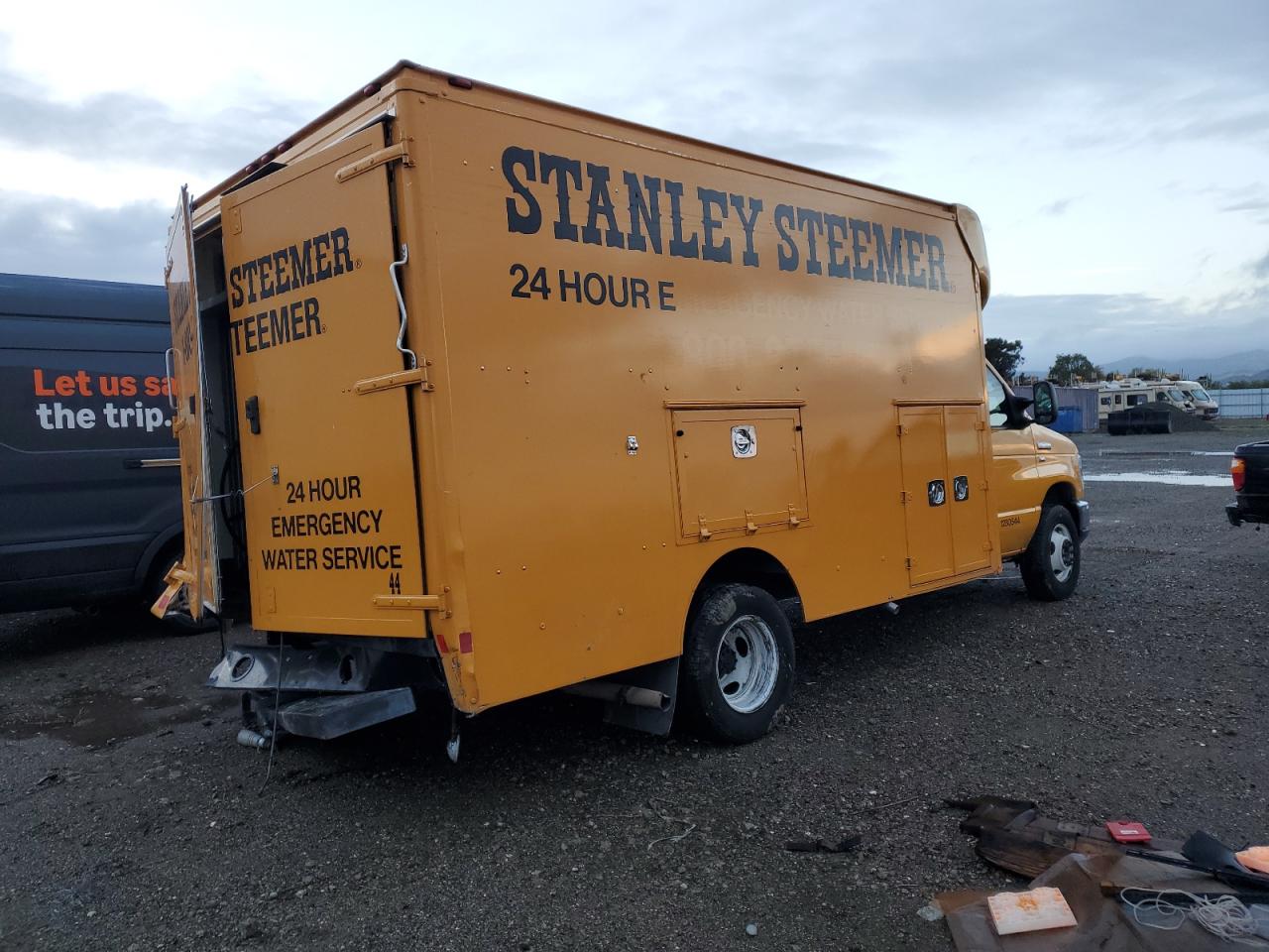 FORD ECONOLINE E450 SUPER DUTY CUTAWAY VAN