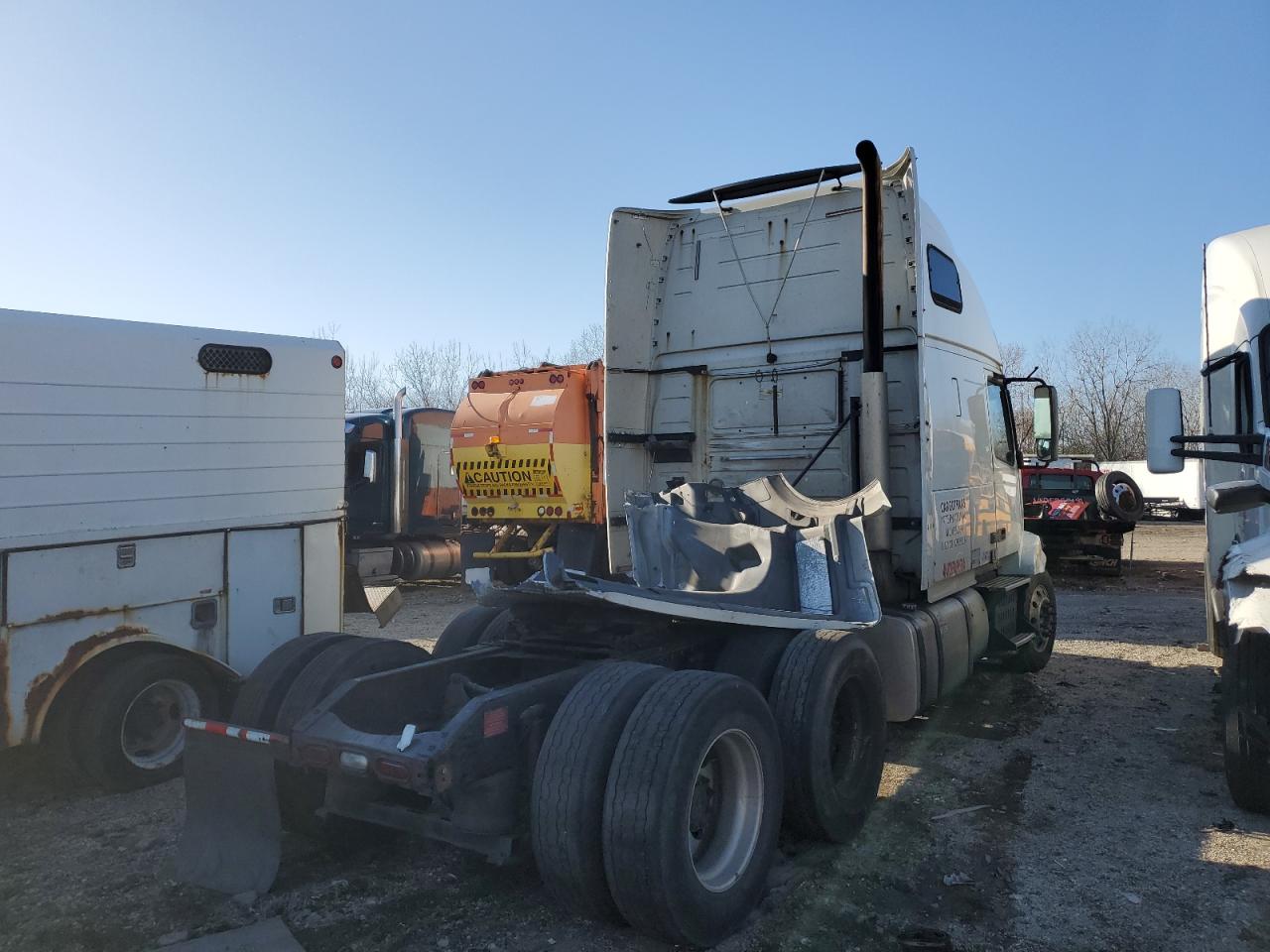 Lot #3296410639 2014 VOLVO VN