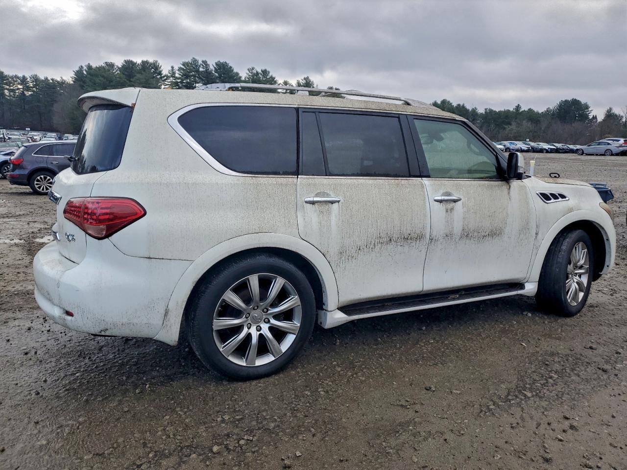 INFINITI QX56