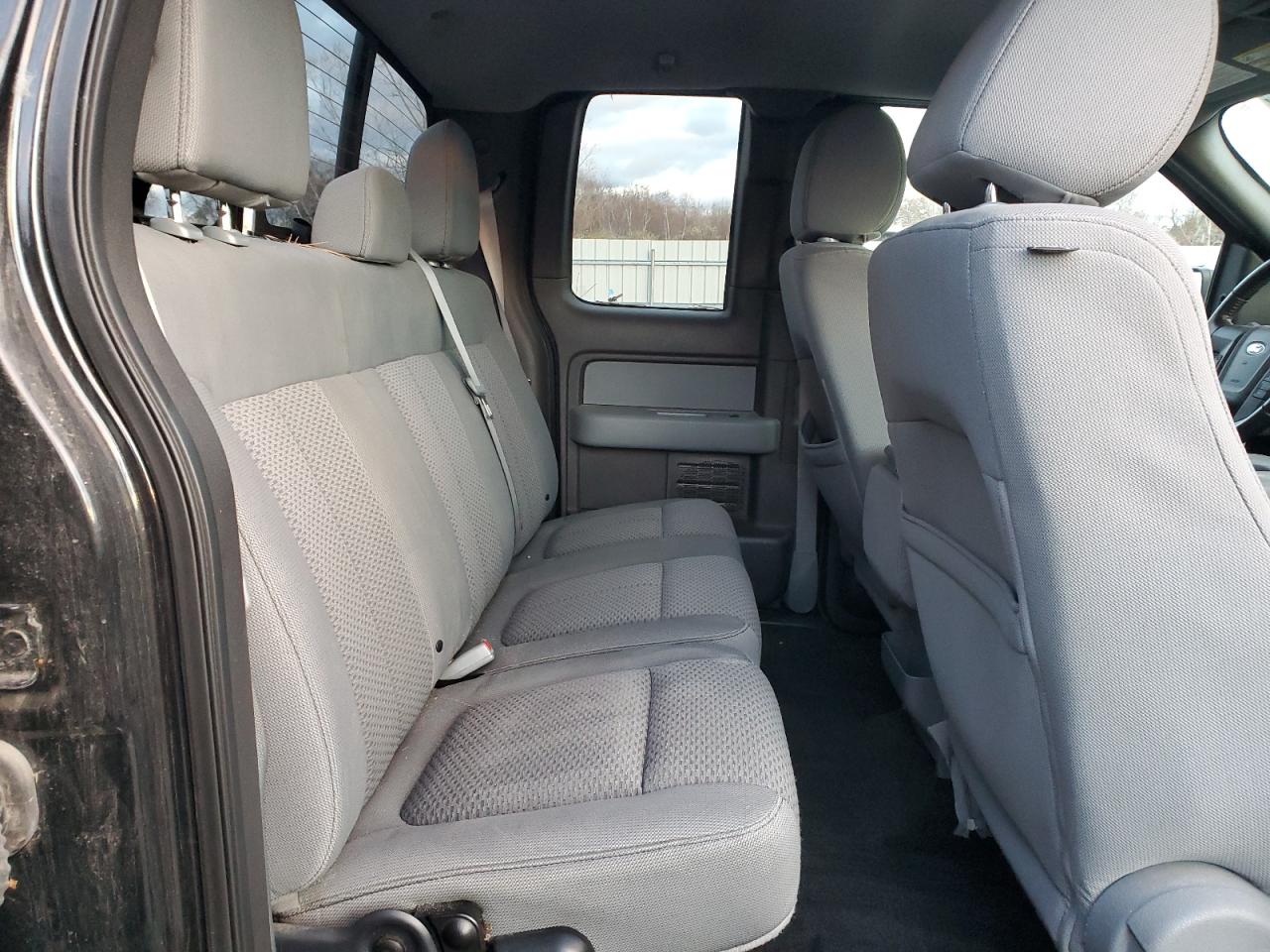 FORD F-150 SUPER CAB