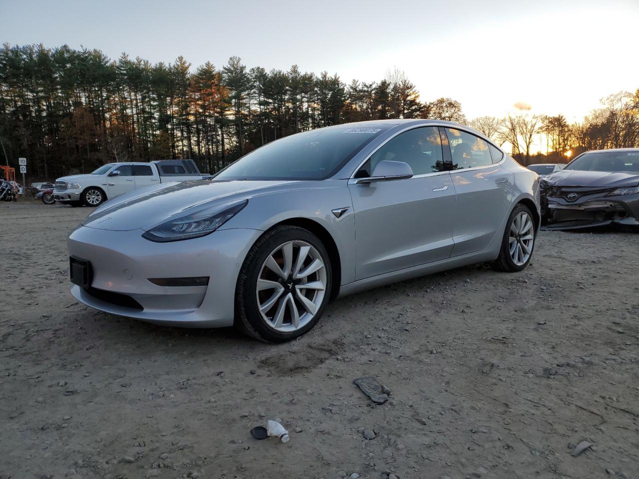 TESLA MODEL 3