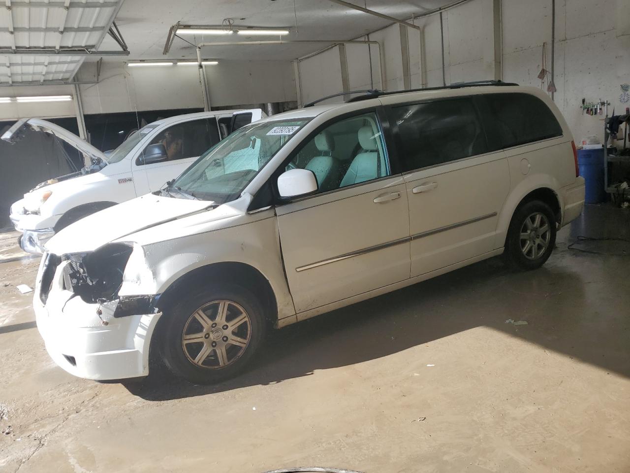 CHRYSLER TOWN & COUNTRY TOURING