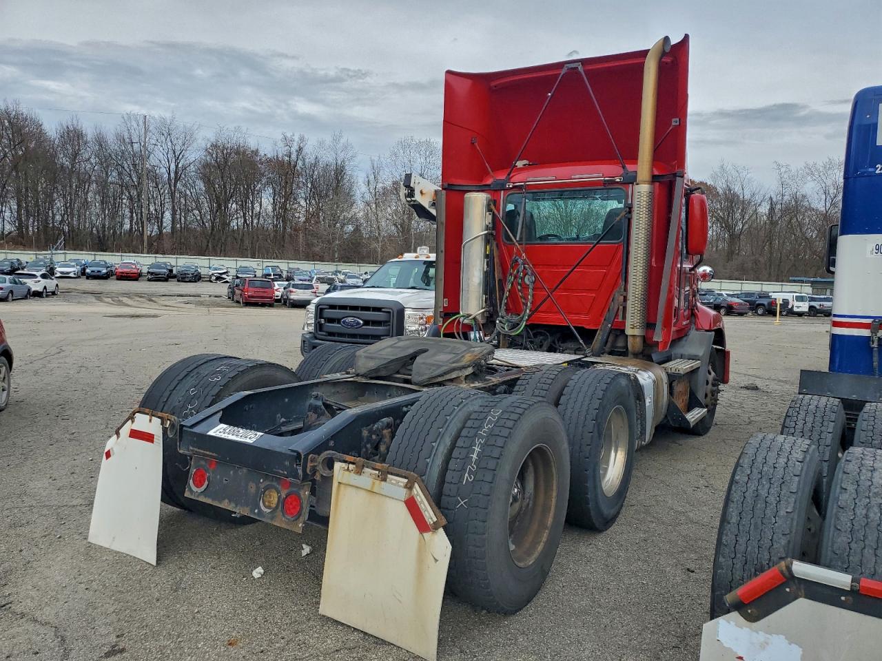 Lot #3296892819 2017 MACK CXU613