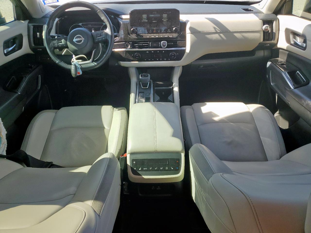 NISSAN PATHFINDER SL