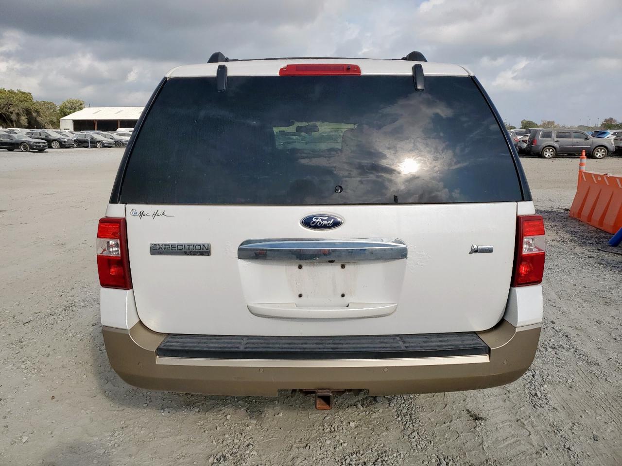 FORD EXPEDITION EL XLT