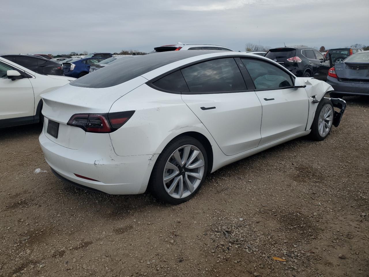TESLA MODEL 3