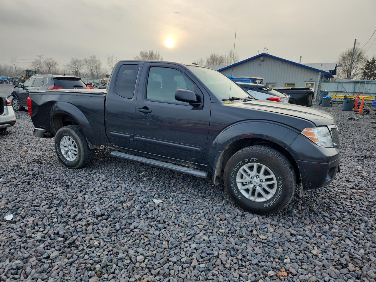 NISSAN FRONTIER SV