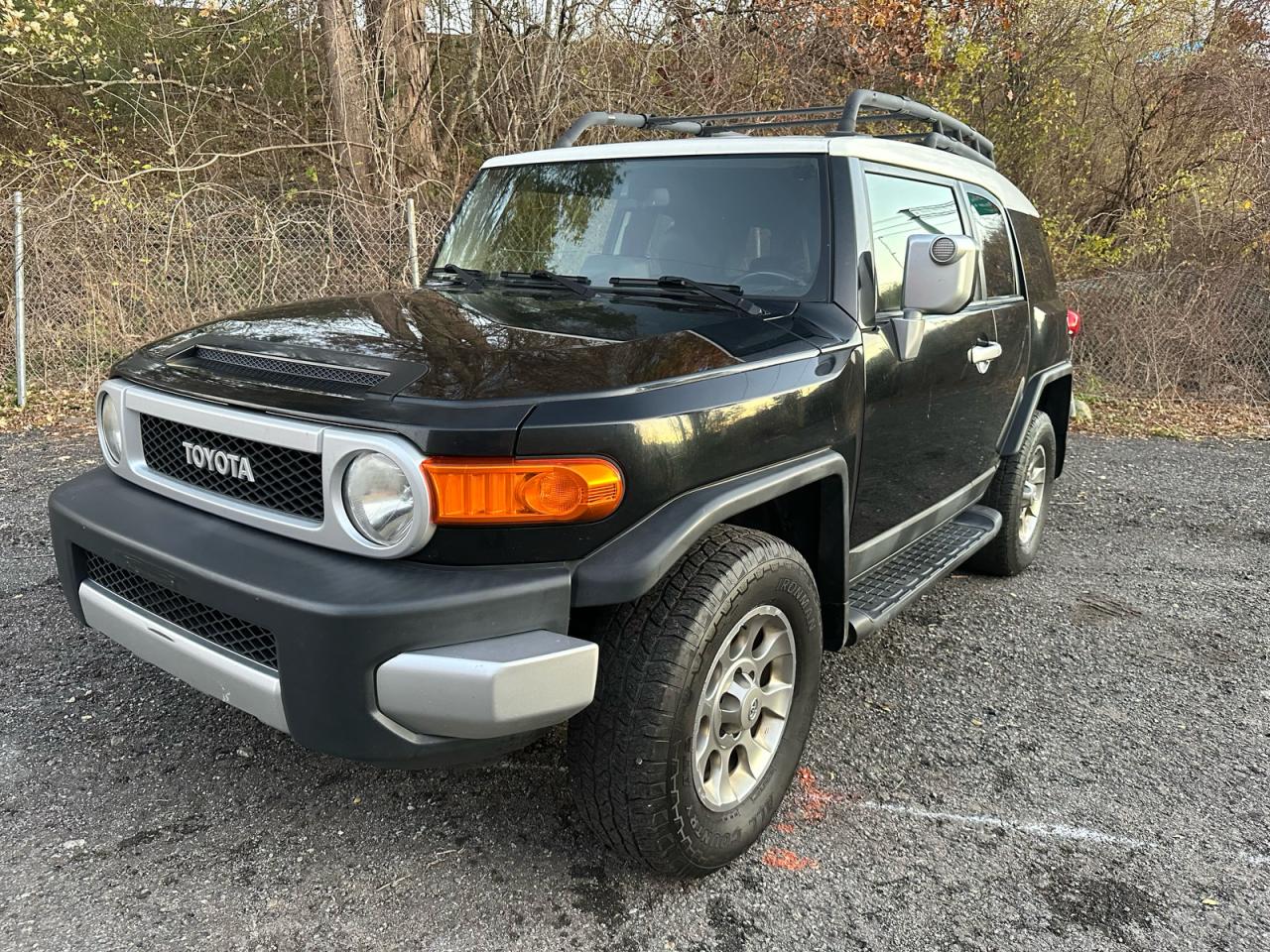 TOYOTA FJ CRUISER