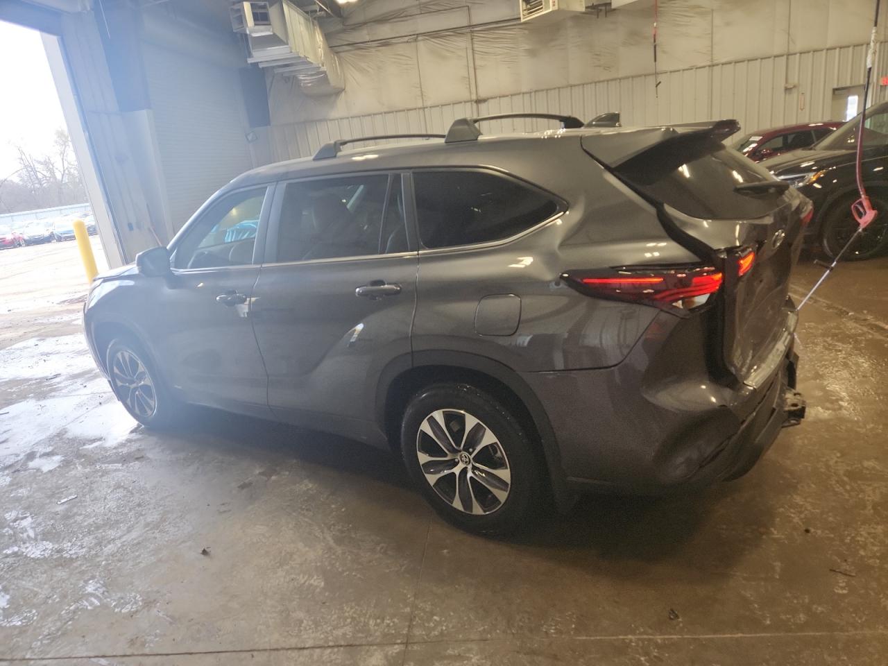 TOYOTA HIGHLANDER HYBRID XLE