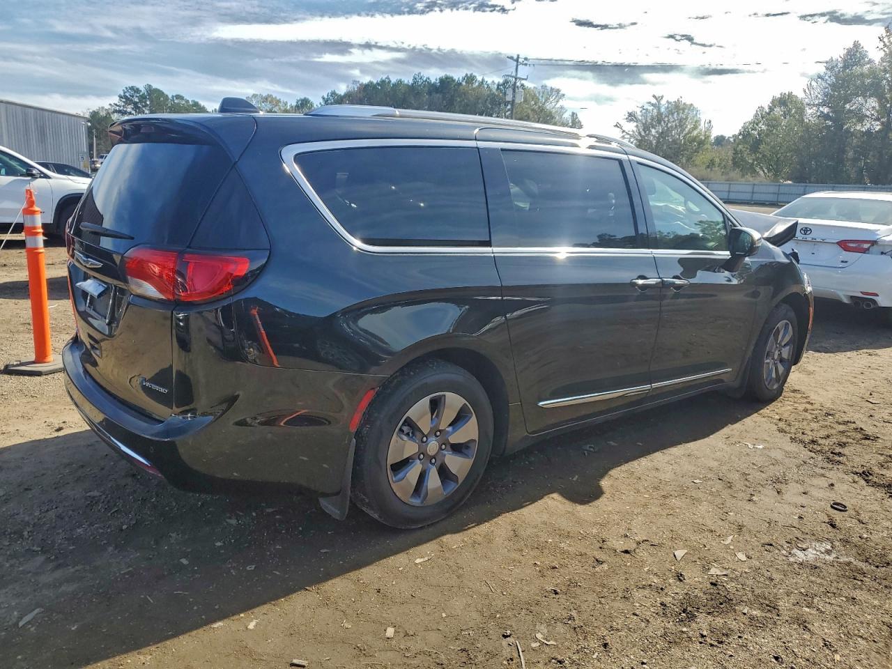 CHRYSLER PACIFICA HYBRID LIMITED