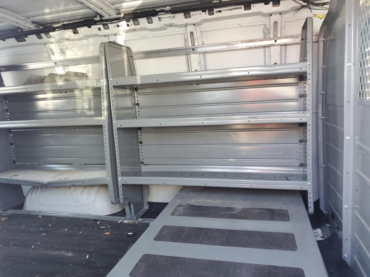 Lot #3293315460 2016 GMC SAVANA