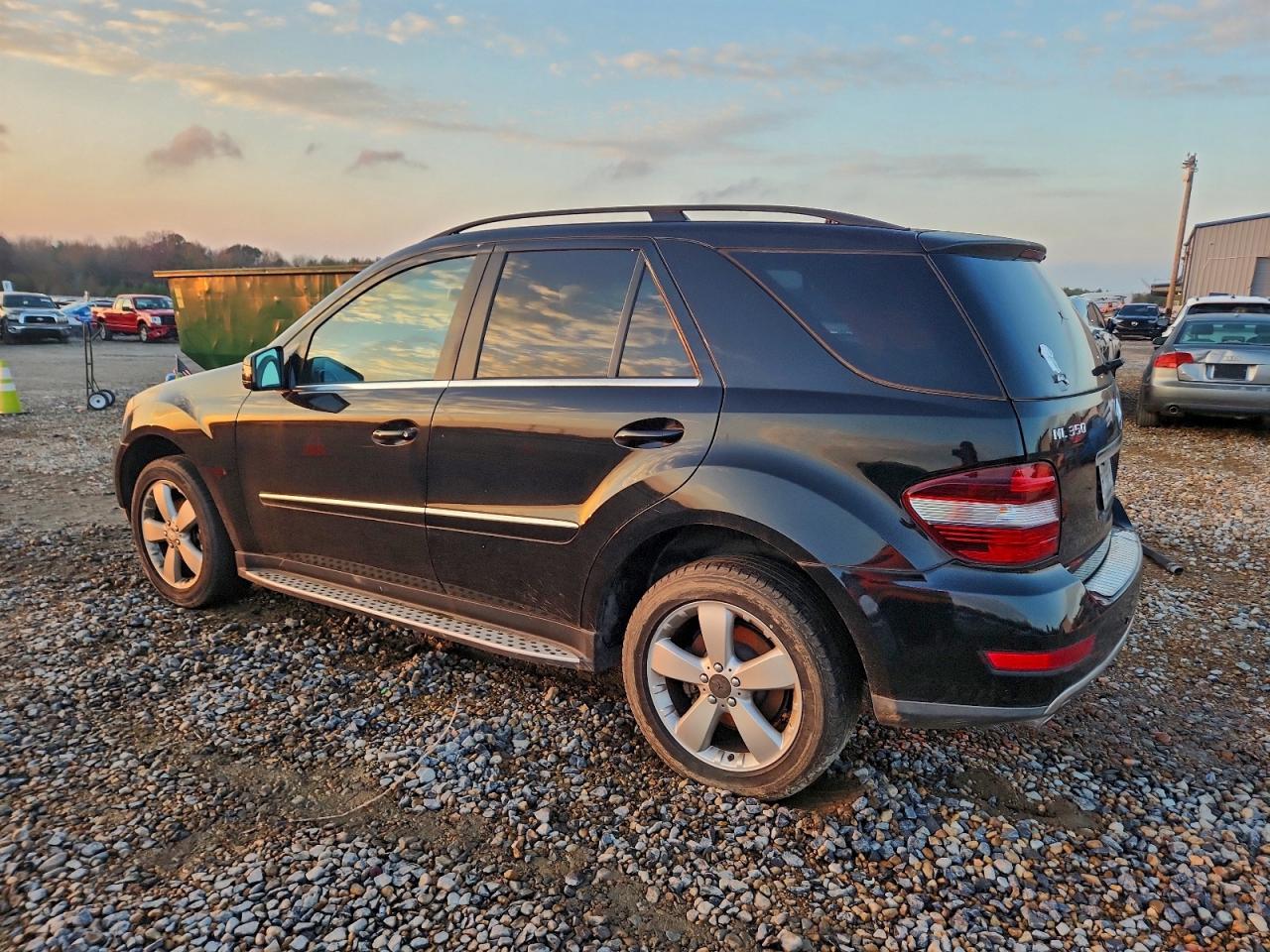 MERCEDES-BENZ M-CLASS 350