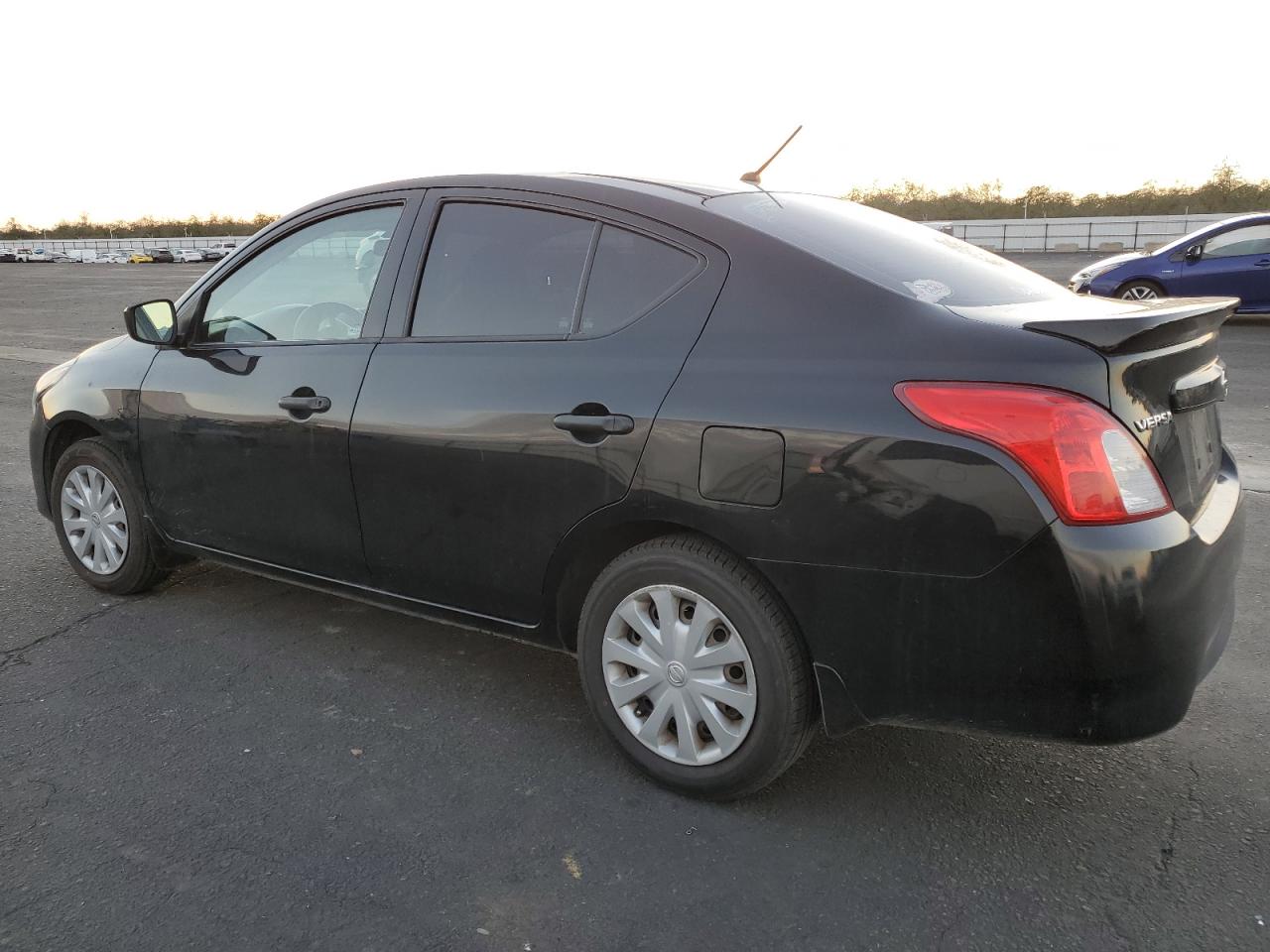 NISSAN VERSA S