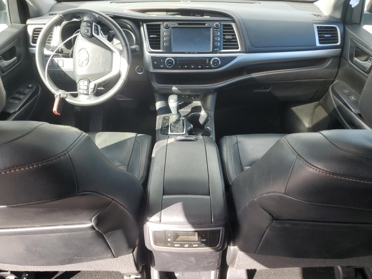 TOYOTA HIGHLANDER SE