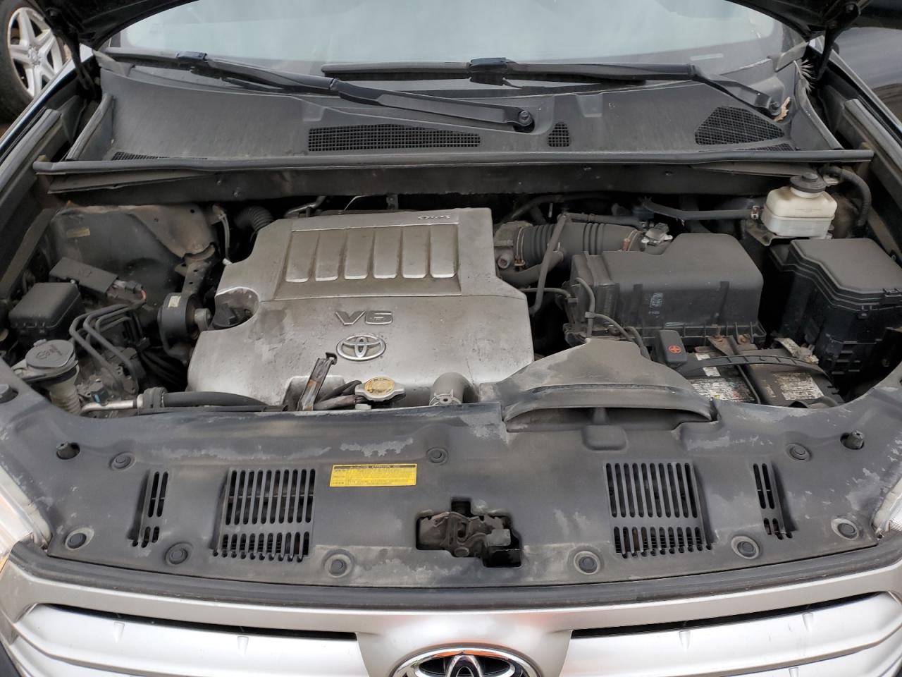 TOYOTA HIGHLANDER BASE