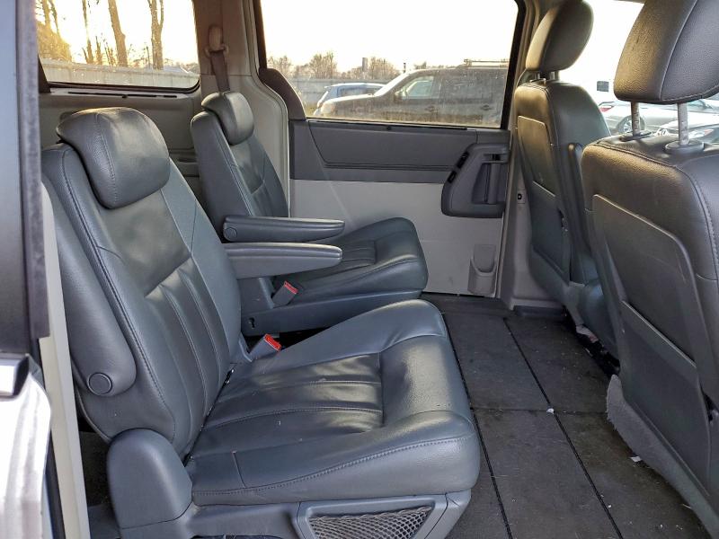 2008 CHRYSLER TOWN & COU #3304516571