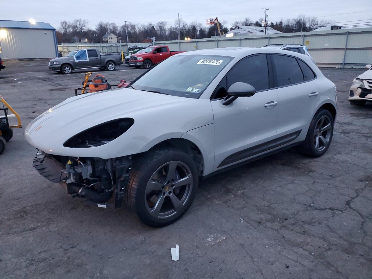 PORSCHE MACAN BASE