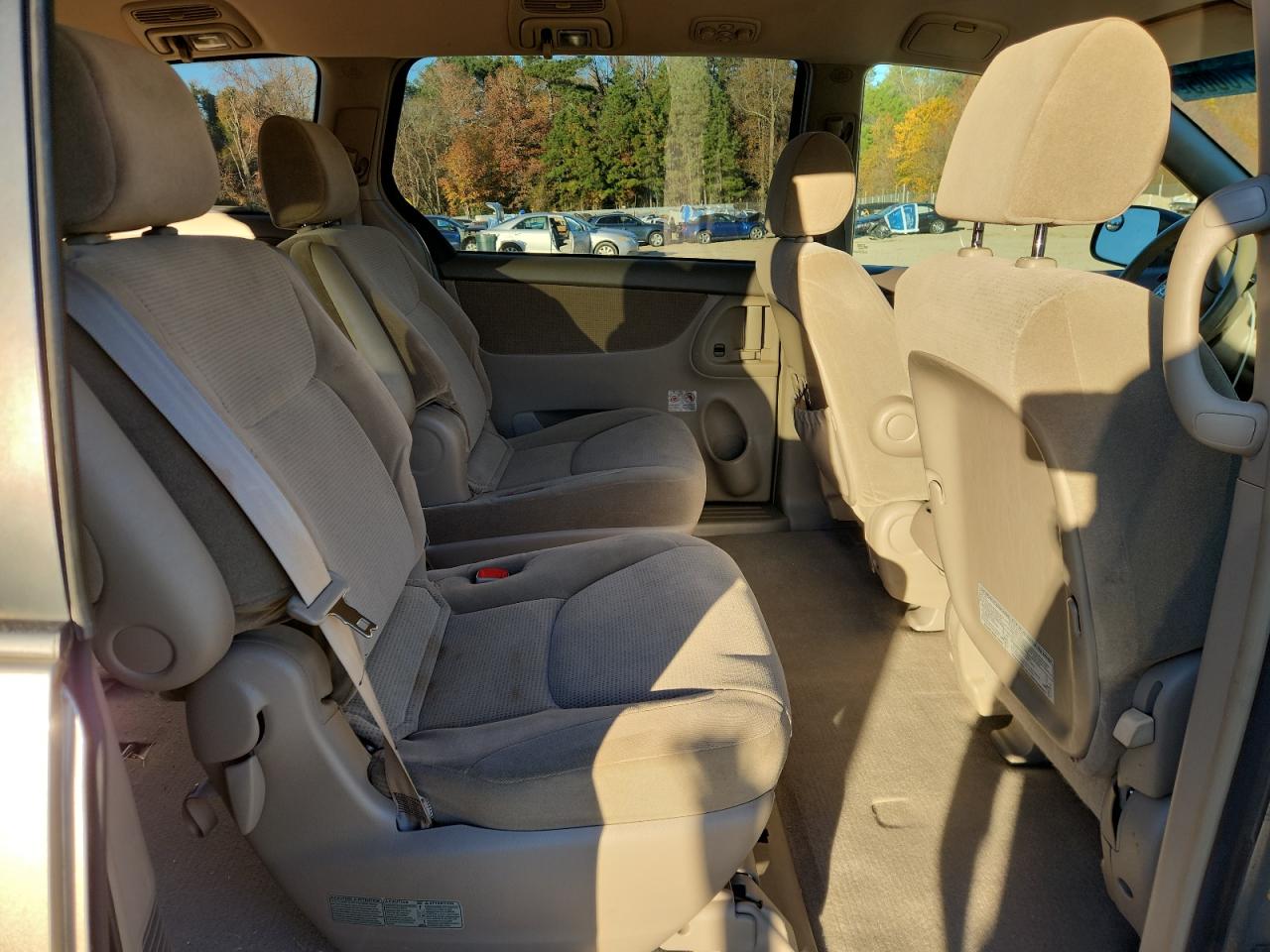 Lot #3282413267 2004 TOYOTA SIENNA CE