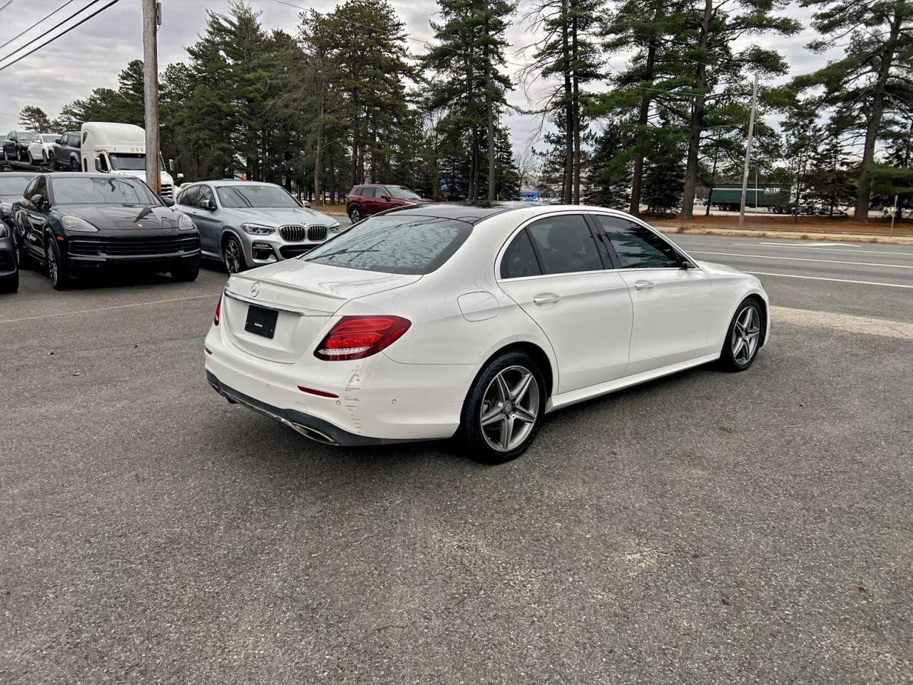 MERCEDES-BENZ E-CLASS 300