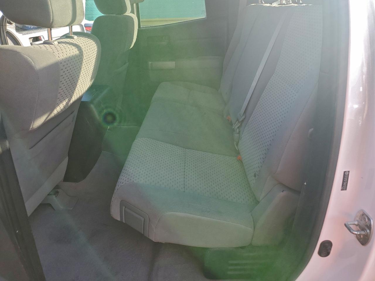 TOYOTA TUNDRA DOUBLE CAB SR5